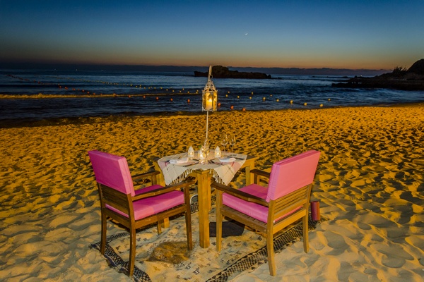 Romantic Dinner at Edde Sands